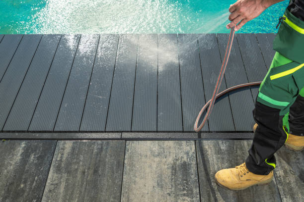 Best Roof Pressure Washing  in Kalona, IA